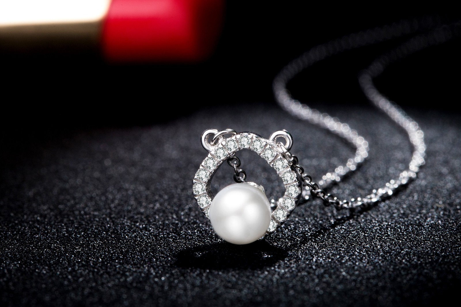 银饰能带着洗澡么