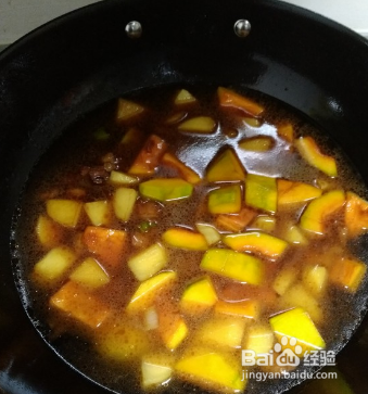 制作土豆炖南瓜