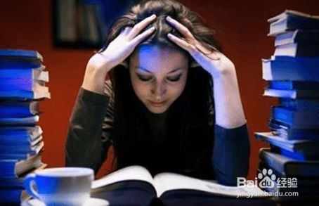 家里有两兄弟，一个大龄啃老怎么办？