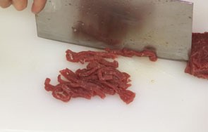 美味的牛肉炒芹菜泡椒
