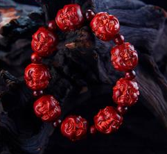 小叶紫檀手串佩戴方法