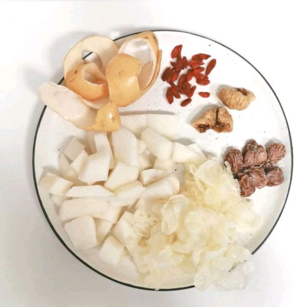 小吊梨汤雪梨无花果饮