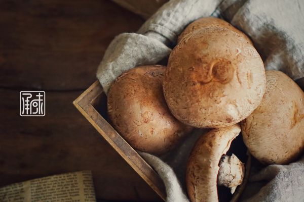 里昂黄油法香碎烤牛排菇