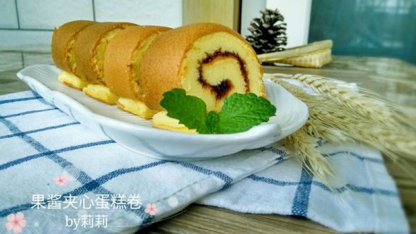 杨梅果酱夹心蛋糕卷