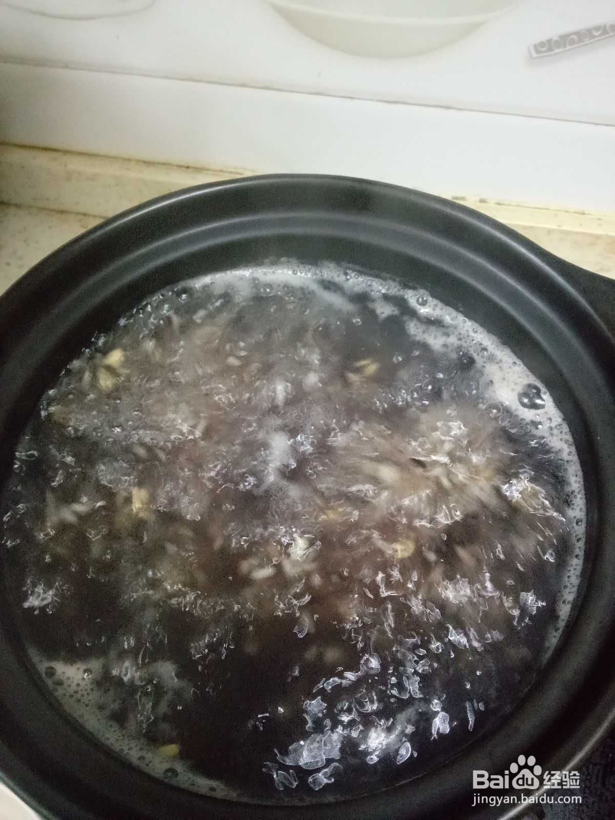 燕麦黑米红枣粥