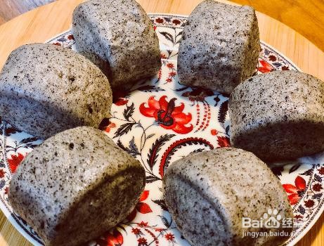 黑芝麻牛奶馒头