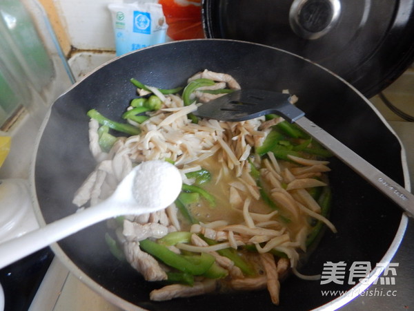 青椒杏鲍菇炒肉丝