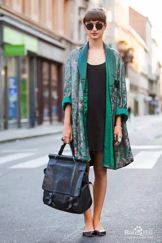 秋季怎么搭配长裙，平底鞋与长裙的穿搭尽显优雅