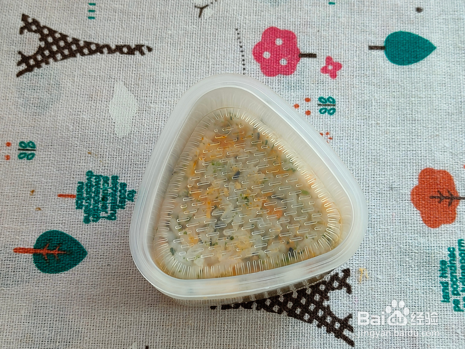 海苔肉松饭团的做法