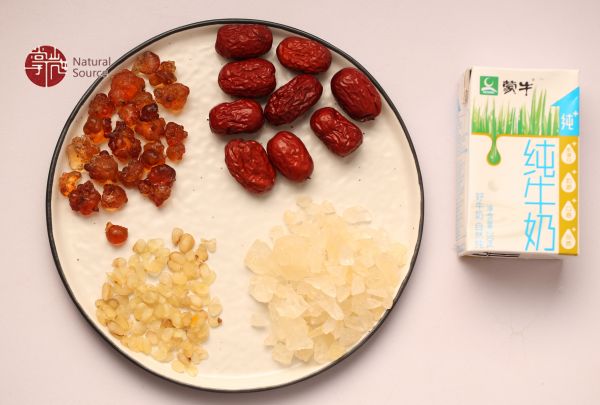 皂角米桃胶红枣炖奶