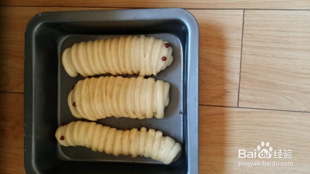 毛毛虫肉松面包的做法