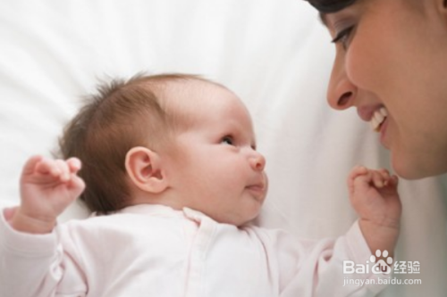 怎样喂哺避免宝宝打奶嗝，宝宝打奶嗝怎么办？