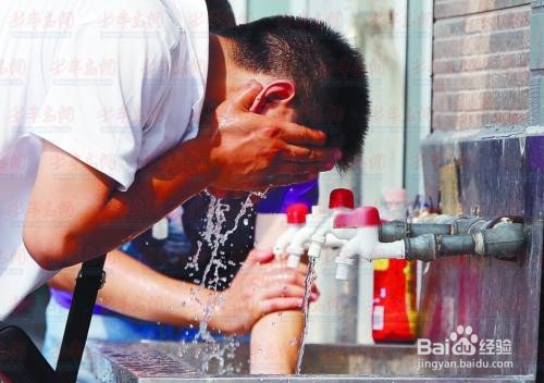 炎热的夏季如何预防中暑？