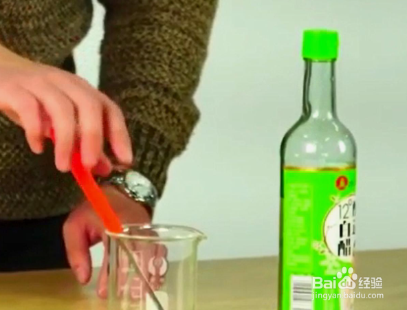 墙纸怎么撕最容易