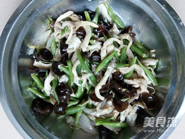 平菇木耳拌豆角