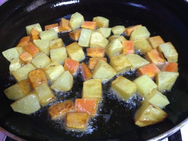 咖喱牛肉盖浇饭