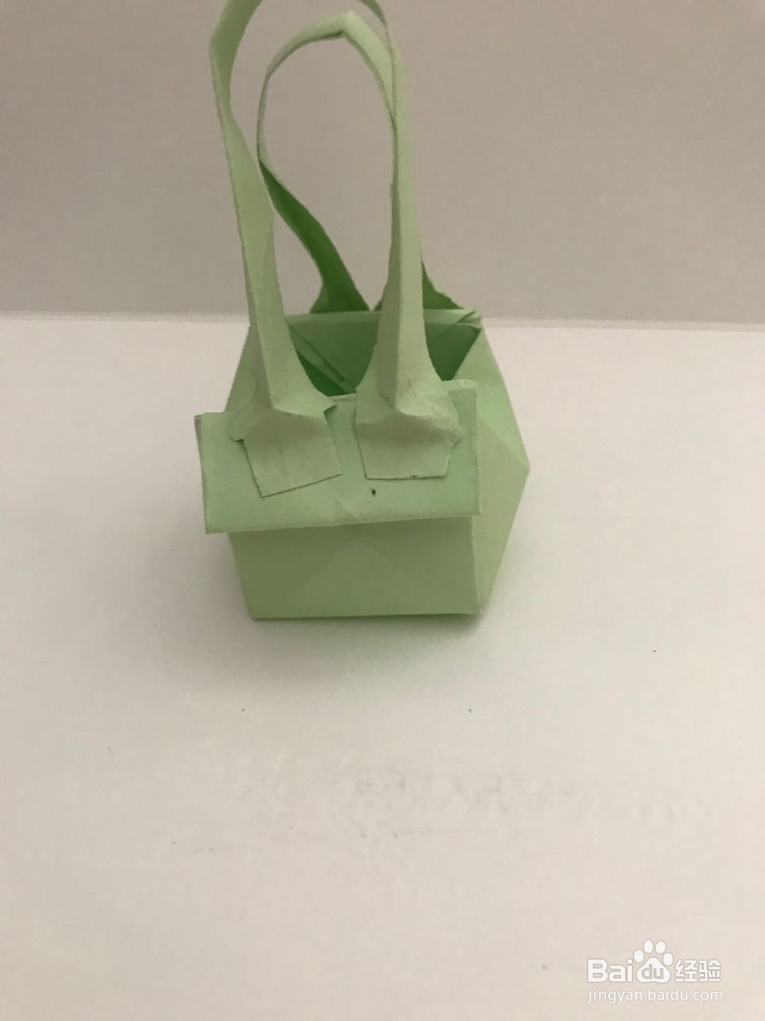 怎样折叠一个小手提包