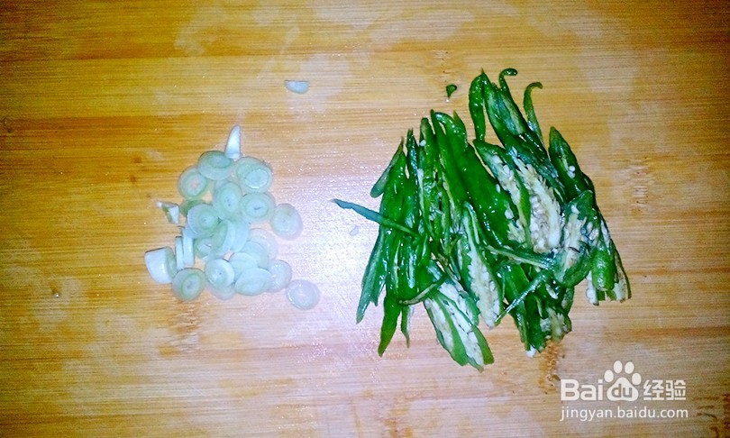 家常尖椒土豆丝的做法