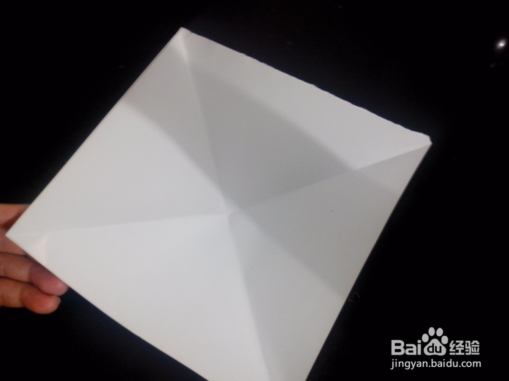 如何用纸来折纸爱心？