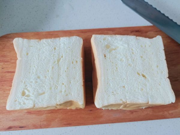 浓郁蒜香奶酪黄油烤吐司