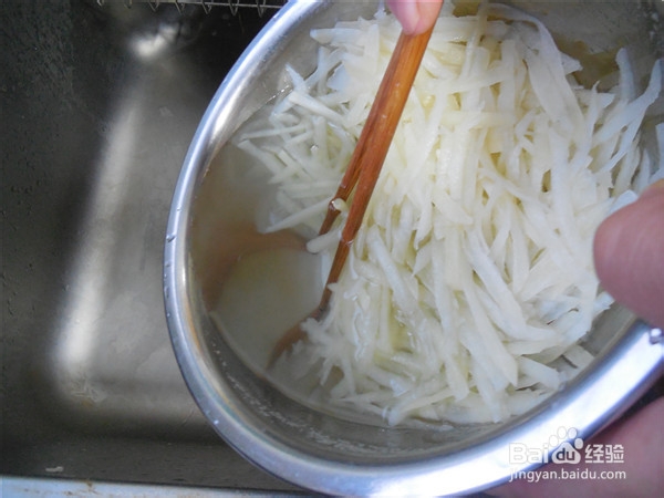 清新可口的凉拌土豆丝的做法