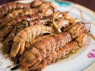 葱爆皮皮虾怎么做?