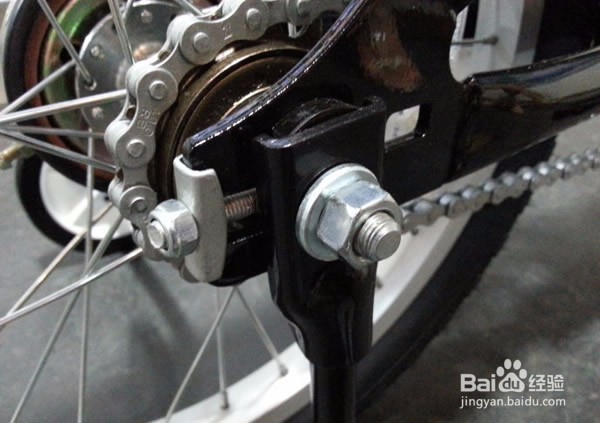 儿童自行车怎么安装