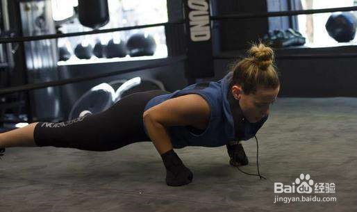 如何锻炼手臂力量更有效？