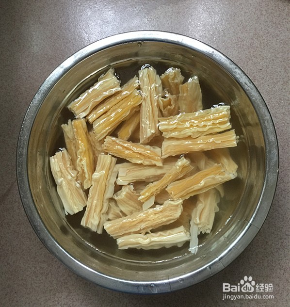 如何制作腐竹烧土鸡