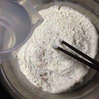 分享自己炸香椿芽面鱼的经验