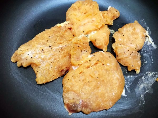 黑椒鸡胸贝果三明治