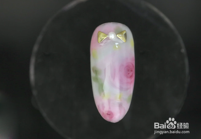 怎样做浪漫的晕染玫瑰花美甲？