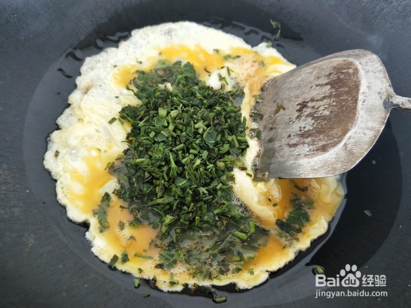 香椿炒鸡蛋的做法