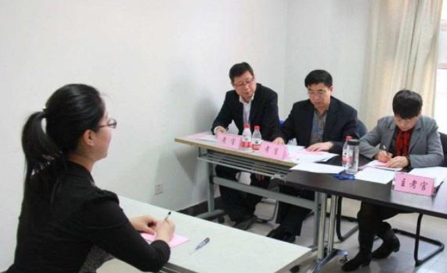 男生长头发参加研究生面试,会被刷吗