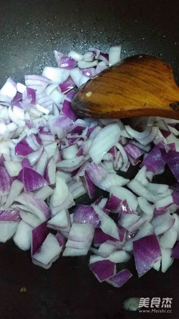 洋葱香肠炒鸡蛋