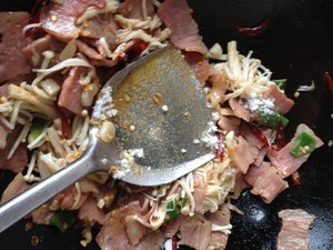 金针菇可以炒着吃吗？怎么炒呢