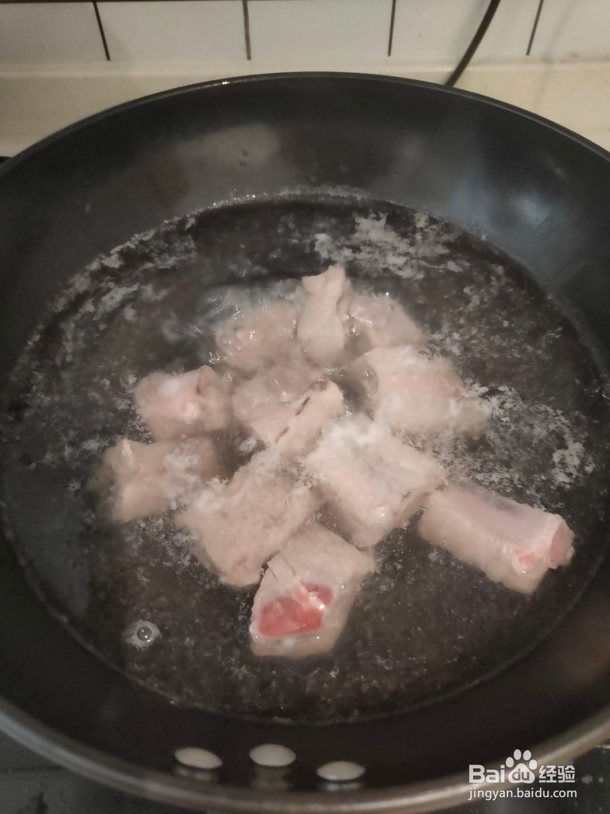 排骨怎么做好吃，来试试红烧排骨吧，好看又好吃