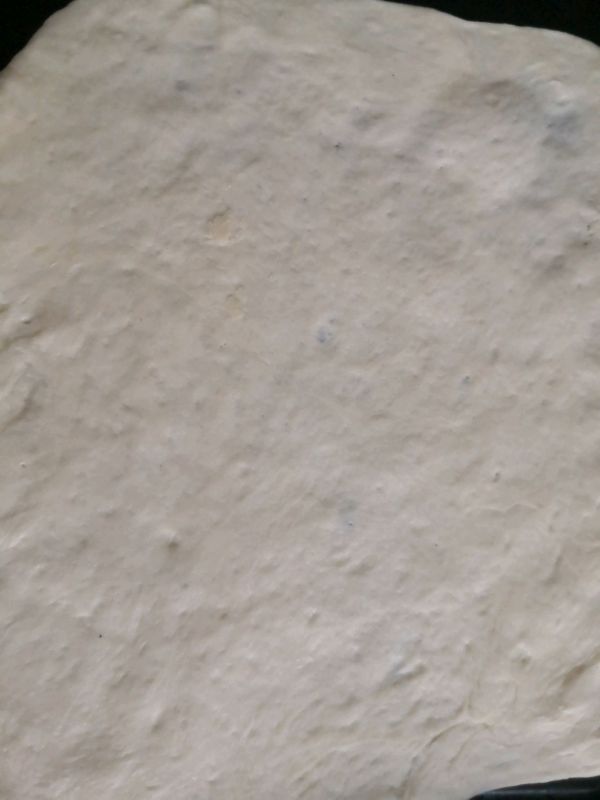 鲜虾贡丸披萨和花式培根披萨