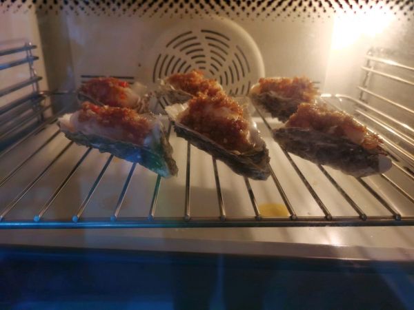 蒜泥魔芋烤生蚝