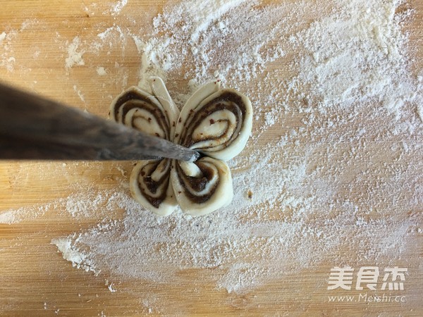 枣泥蝴蝶卷的做法