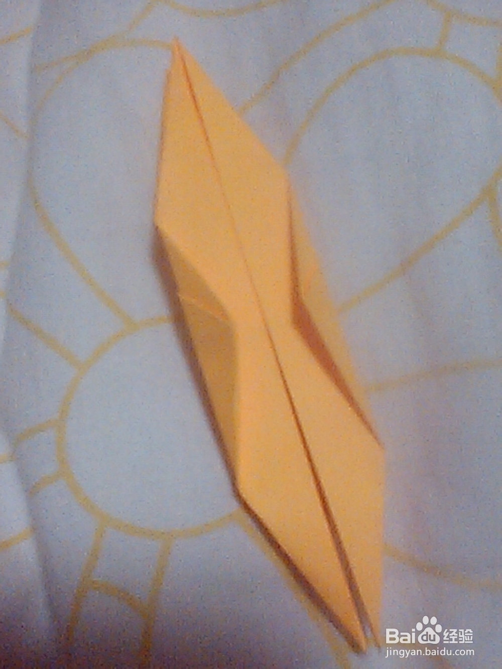 怎样折千纸鹤。