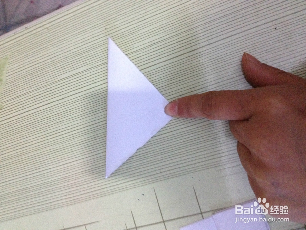 如何教儿童简单剪圣诞雪花剪纸