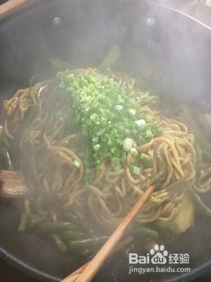 河南特色-五花肉豆角土豆焖面怎么做