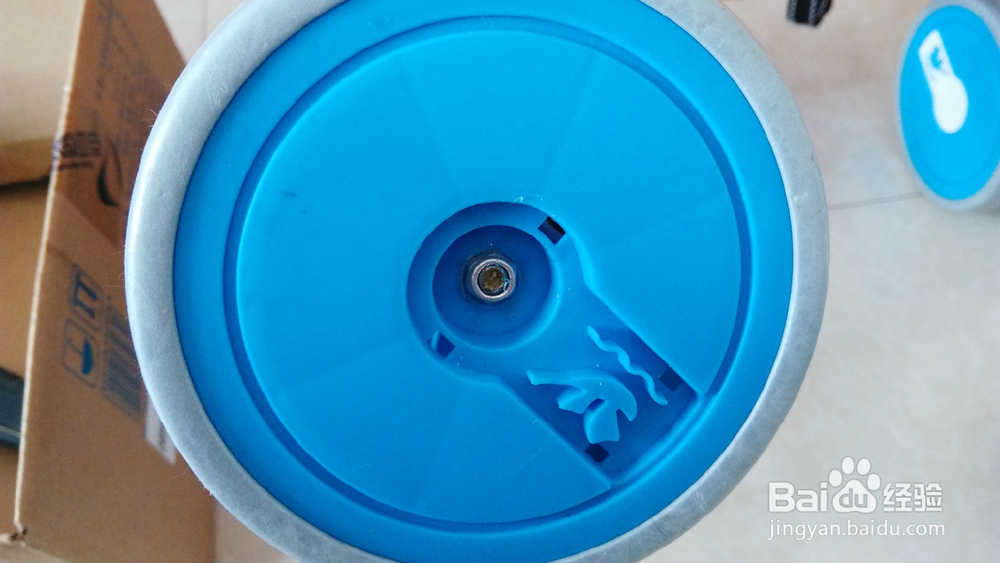 儿童推车轮子晃动怎么办?