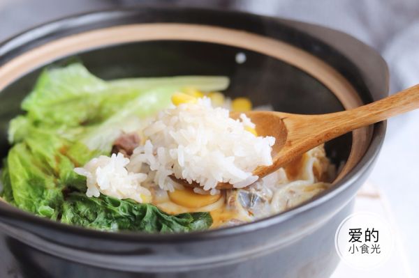 懒人版窝蛋牛肉煲仔饭