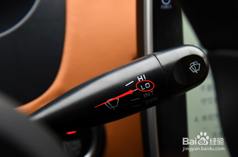 如何调节电咖EV10汽车雨刮功能