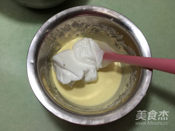 拉花轻乳酪蛋糕