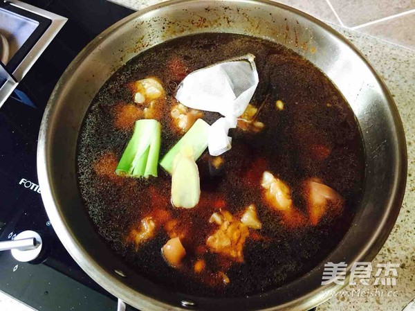 酥烂黄豆炖猪蹄