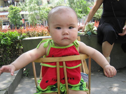 抱新生宝宝的四大注意事项