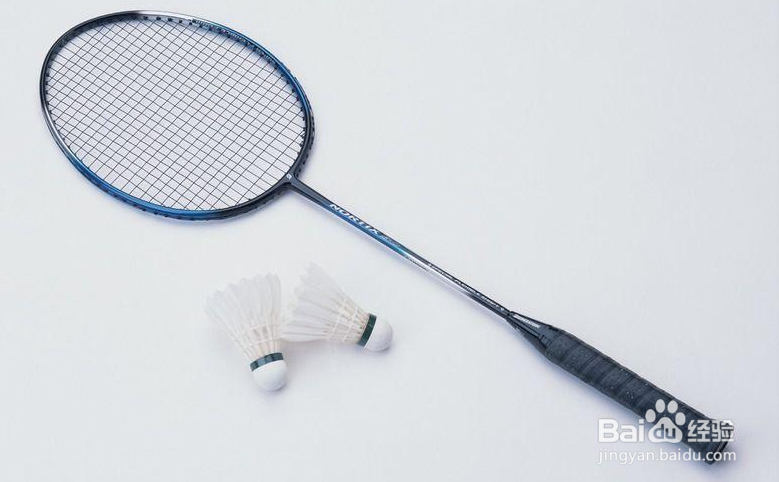 新手如何选择羽毛球拍